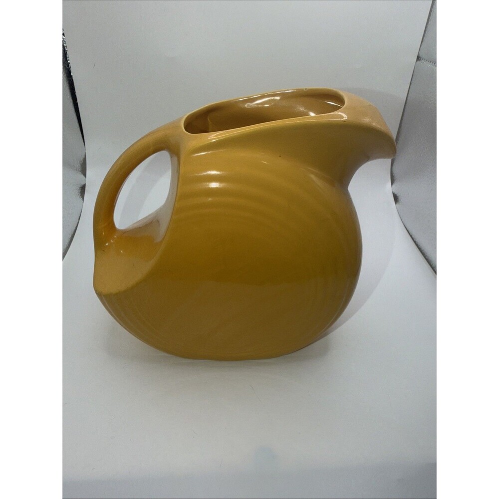 LARGE DISK PITCHER Daffodil Yellow FIESTA WARE FIESTA 67 OZ